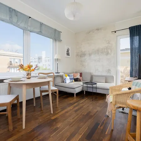 Bright In Downtown By Renters Daire Varşova