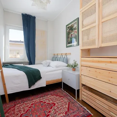 Bright In Downtown By Renters Lägenhet