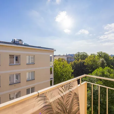 Bright In Downtown By Renters Lägenhet *